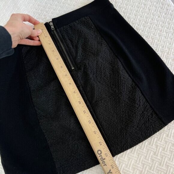 American Eagle AE Women's Size 4 Black Blue Signature Fleece A Line Mini Skirt - Picture 3 of 8